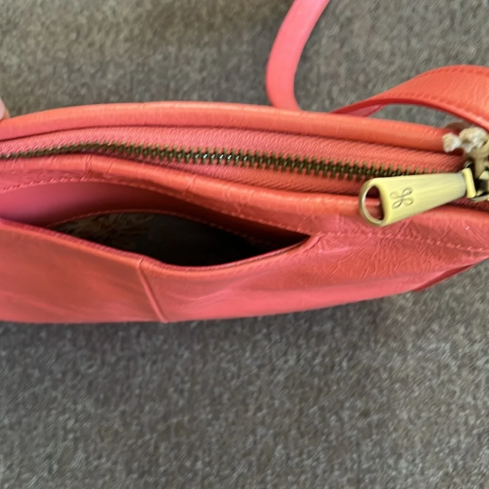HOBO Drifter Crossbody Bag color Tea Rose NWT retired rare.